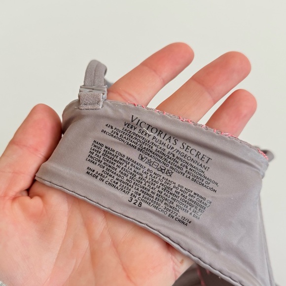 Victoria’s Secret Very Sexy Push Up Bra size 32B Grey and Pink Lace - Picture 3 of 3